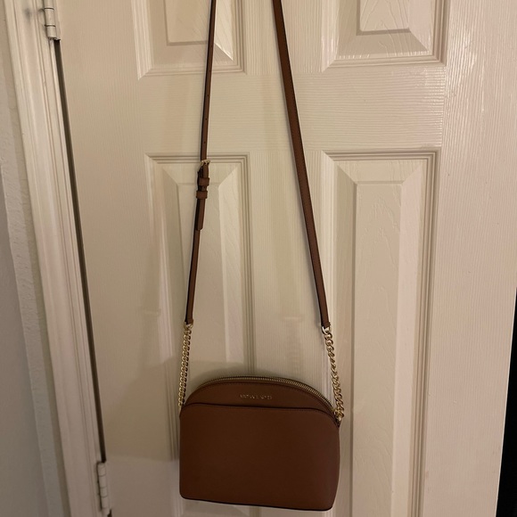 Authentic Michael Kors Crossbody Bag💕 Only carried once! Open to offers 💕 - Picture 9 of 12